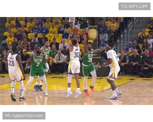 希罗三分突破拉开空间，提升球队季后赛关键得分效率